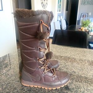 Nike Women's Brown Winter Boots